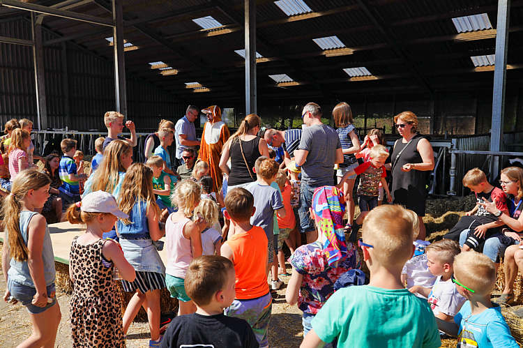 Paaseieren zoeken met en door speeltuinvereniging Wildebras_43